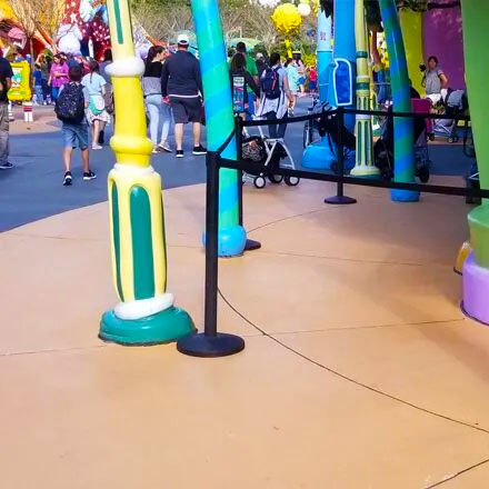 Theme & Amusement Parks Theme & Amusement Parks